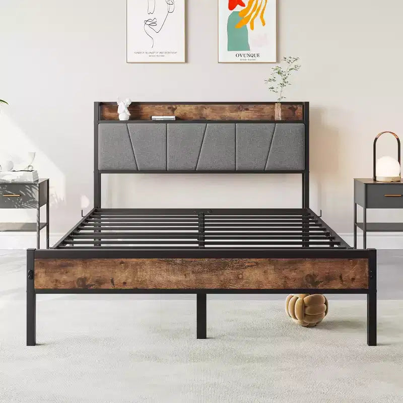 Cadre de lit double, tête de lit de rangement avec station de recharge, solide et stable, sans bruit, pas besoin de sommier tapissier, assemblage facile, marron vintage et gris