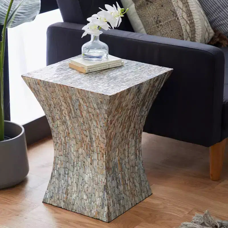 Table d'appoint contemporaine incrustée de coquillages